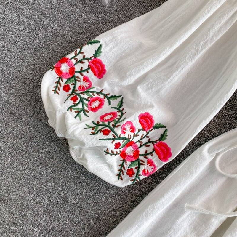 Retro Ethnic Style New Embroidery Tassel Lace Cotton and Linen Vestidos Female V-neck Puff Sleeve Large Midi Dress GK857